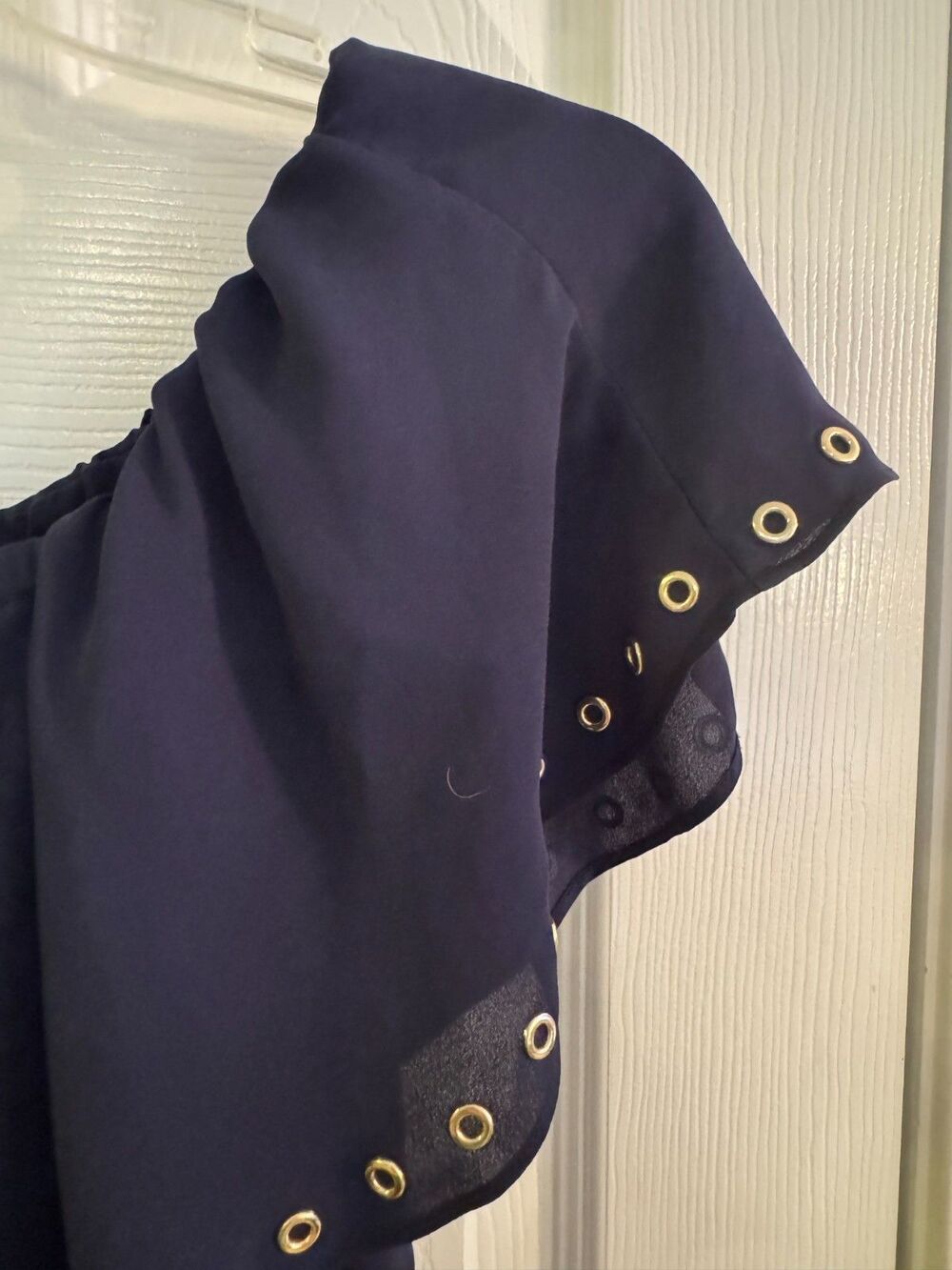 Michael Kors Navy Blue Flouncy Top Sz M Women Short Sleeves Gold Accents Blouse - Picture 7 of 11